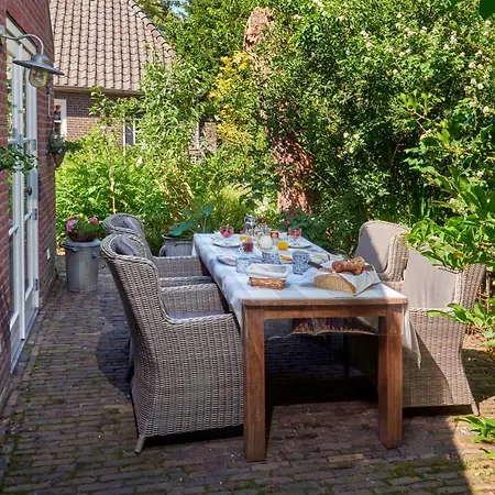 Huys En Hoff Aen Den Haspel *